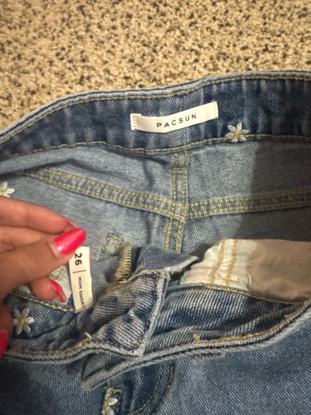 PacSun Embroidered Daisy Mom Shorts - Picture 2 of 3
